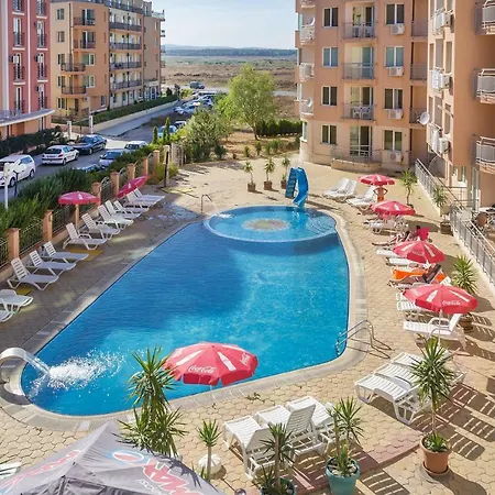 Black Sea Complex 3* Napospart